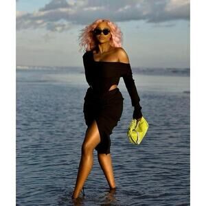 The Drop Women's Black Long Sleeve One-Shoulder Bodysuit by Julia Fox Medium